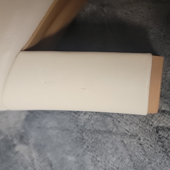 Boots - Picture 3 of 5